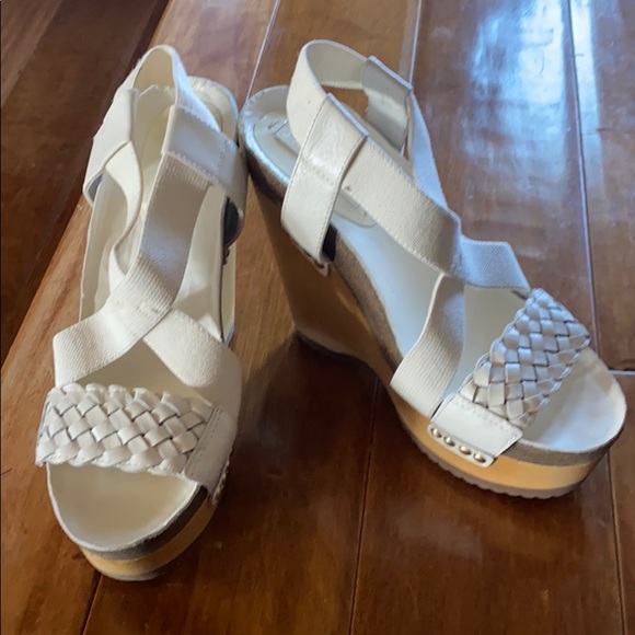 bcbg white shoes